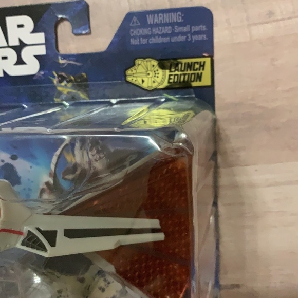 Star Wars Micro Galaxy Squadron Asajj Ventress’s Ginivex Starfighter - Picture 9 of 10